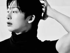 생일카페의 주인공이 등장했다 18