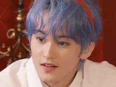 Merry chri Kiss Mark