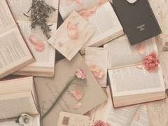 겁쟁이 소년은 빵조각을 흘리지 못 하였다.