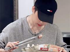 [ 박지민 ] 안 친한 후배랑 밥 친구인 썰