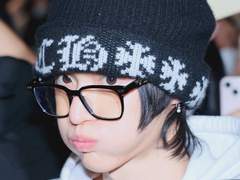 Cheeky kitty boy >QnAnTMI<