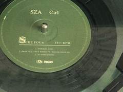 그에게서는 언제나 비누 냄새가 난다.