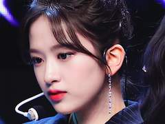 금지옥엽 황녀의 호위기사가 되어버린 공작영애