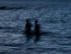 답은 비워둘 수 없습니다.