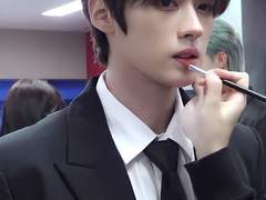 너는 사랑이 뭐라고 생각해?