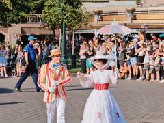 그 나이먹고 고작 이런 일을 하는 사람이 바로 나에요