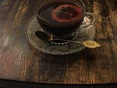 뜨겁고 빛나는 해.