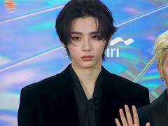 부디 이 벽 너머에 네가 있기를 14