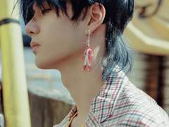 오렌지 태양 아래서