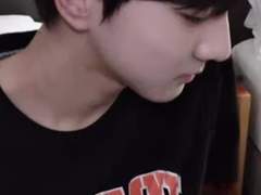 [체육대회 미션] 각 반 대표들은 가장 XX한 사람을 데려오세요