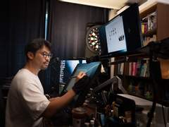 “웹툰, 보지만 말고 그리세요”