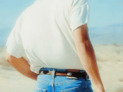 파도가 부서지는 자리에서