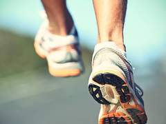 뛰어 넘을 수 없는 벽 앞에선 절망할 게 아니라, 미련 없이 허물고 부수어 나아가는 것이다.