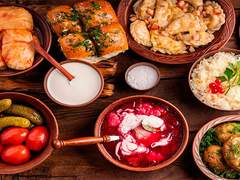 시도해 볼 가치가 있는 폴란드 요리를 통한 요리 여행