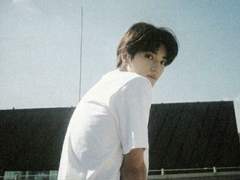 너의 카메라 렌즈 속 나는