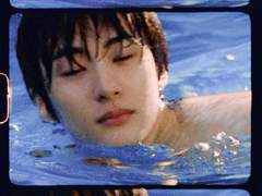 오늘부터 김여주는 나 이찬영의 여자친구. 임.