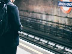 카페Seekers] 1. 졸업을 앞둔 대학생 리바이의 등교길