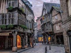 왕실의 이름으로