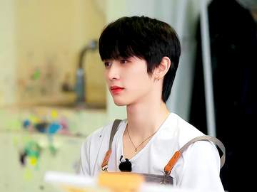 부디 이 벽 너머에 네가 있기를 32