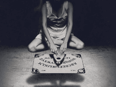2H384) 위자 (Ouija, 2014)