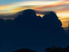 离别意味着另一个重逢