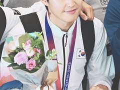 나의 반대편 붉은 실은 부디 네가 잡고 있기를