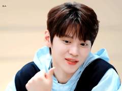 데이트 하는중에 내가 좋아하는 남자 아이돌 얘기만 하면 걔는?