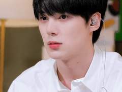 추락하는 너를 품에 안고 01