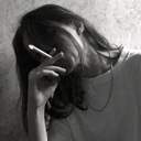 흡연하는 글러.