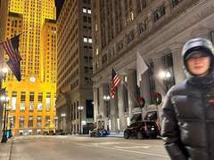 발렌타인데이에 달콤한 초콜릿 무화과 무스 케이크