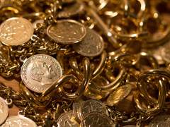 황금을 실은 수레, 금여성